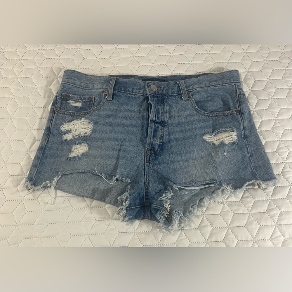 Aeropostale Boyfriend Distressed Denim Shorts Button Fly Raw Hem Size 12 - Picture 3 of 9